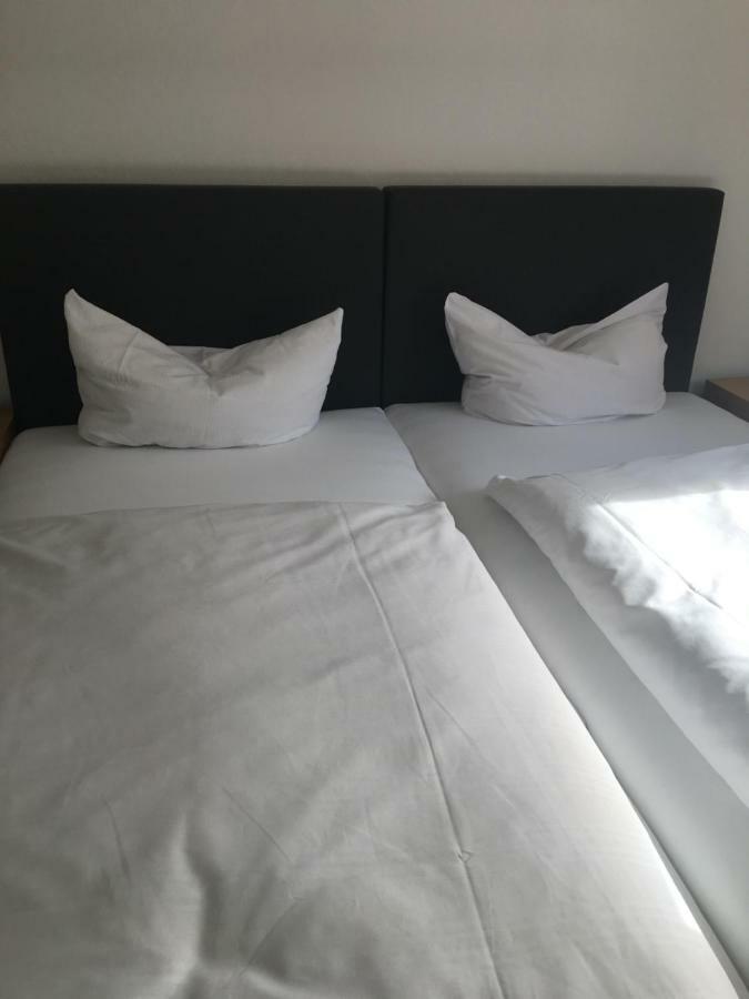 Hotel Zum Taunus Eppstein ภายนอก รูปภาพ
