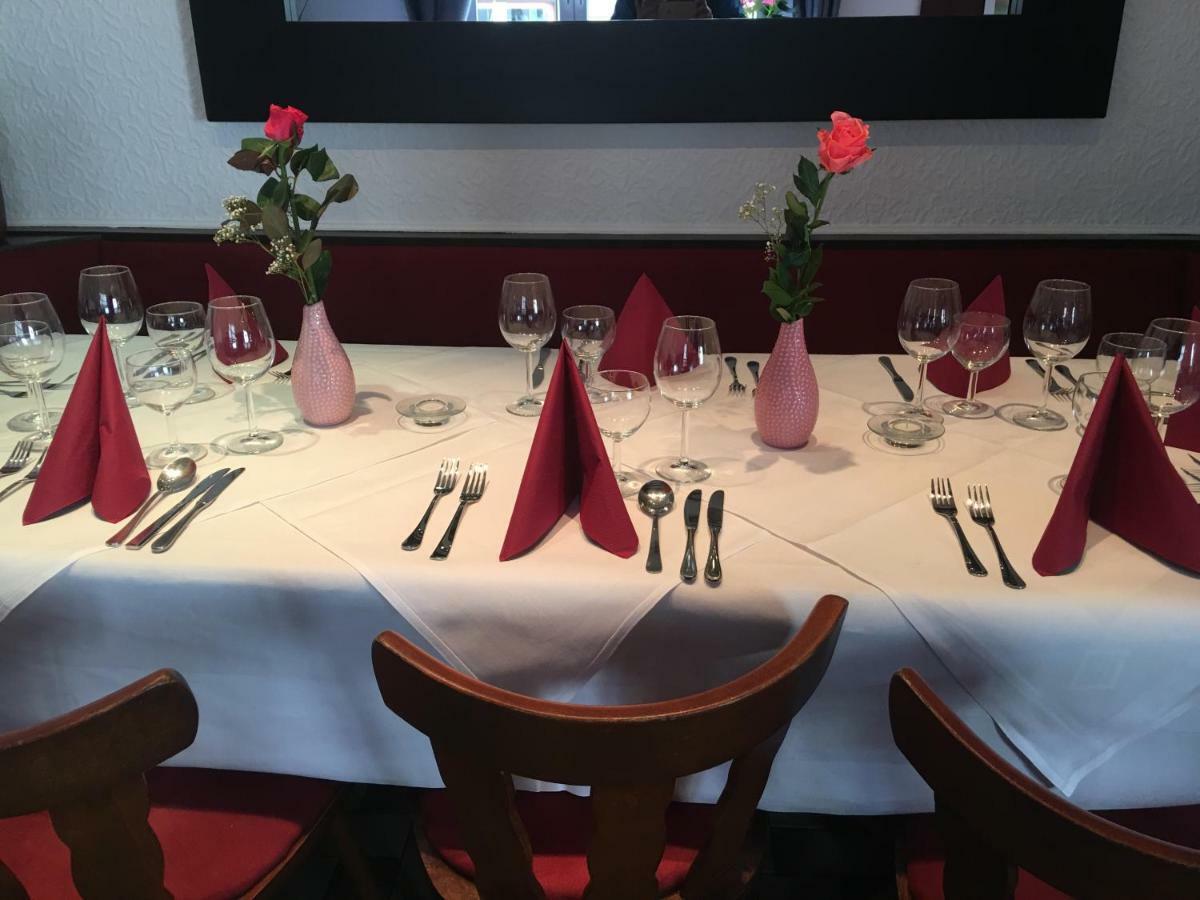 Hotel Zum Taunus Eppstein ภายนอก รูปภาพ