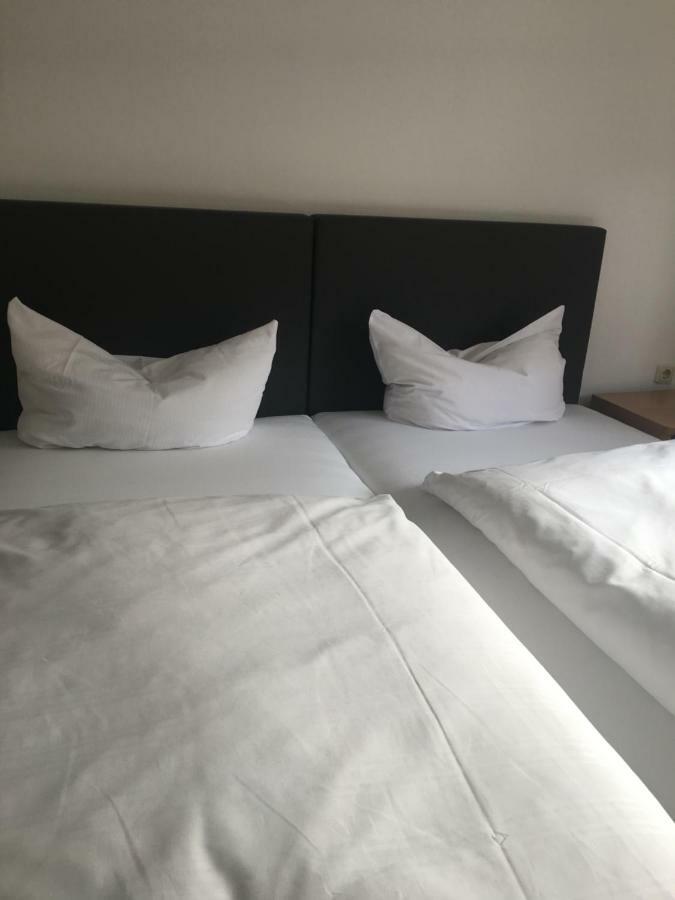 Hotel Zum Taunus Eppstein ภายนอก รูปภาพ