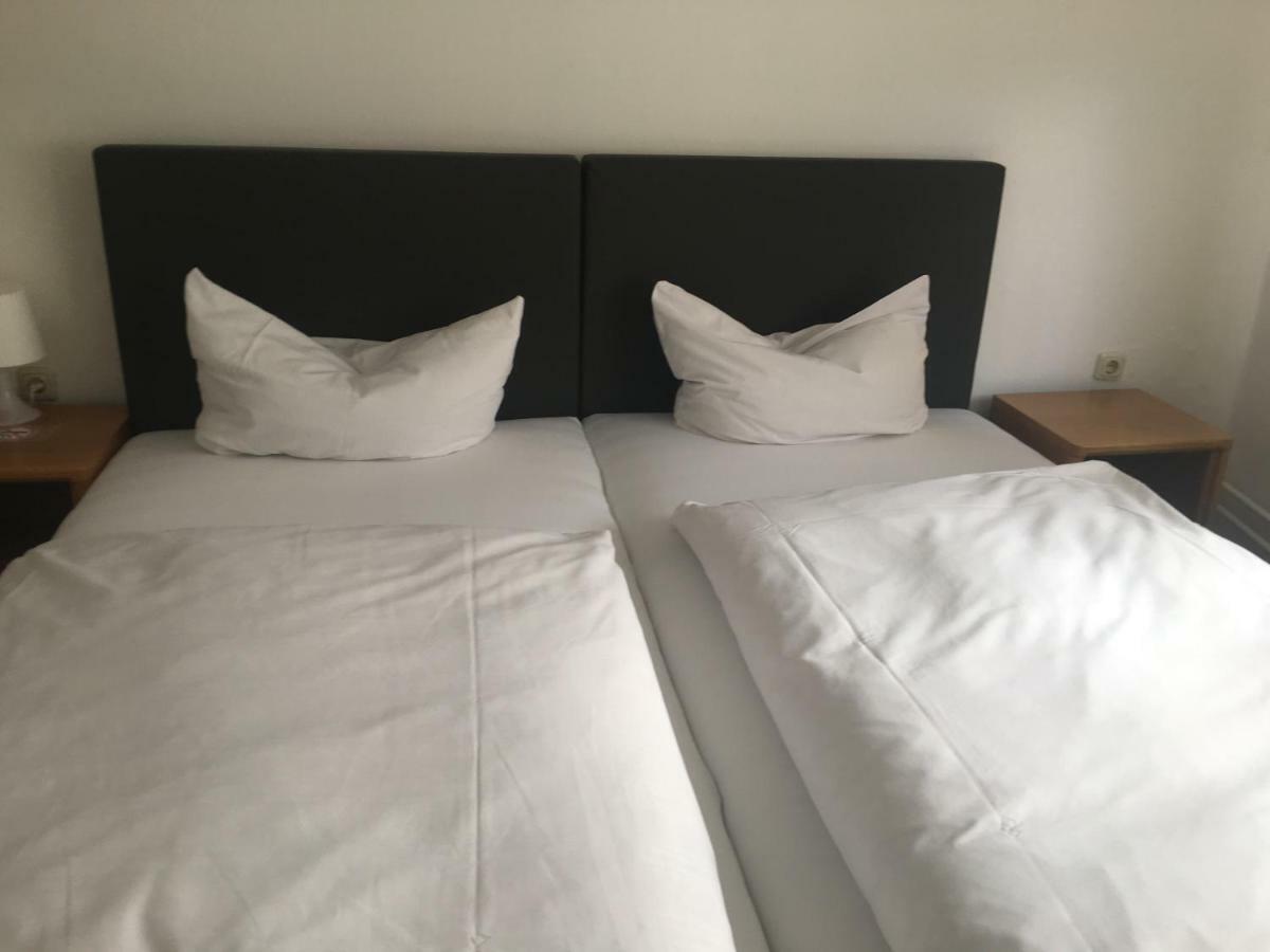 Hotel Zum Taunus Eppstein ภายนอก รูปภาพ